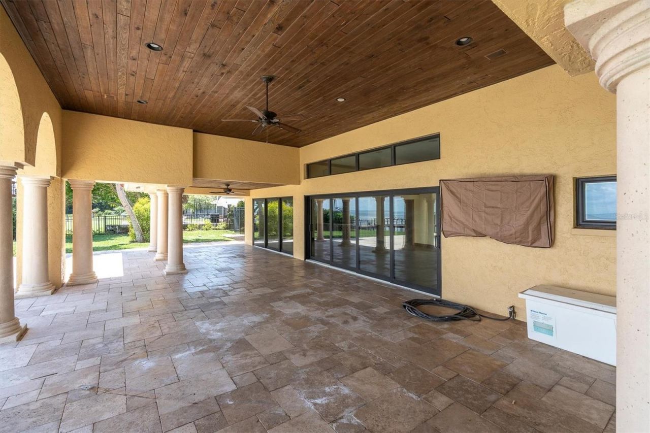 5810 Bahama Shores Drive S, Saint Petersburg, FL 33705 Photo