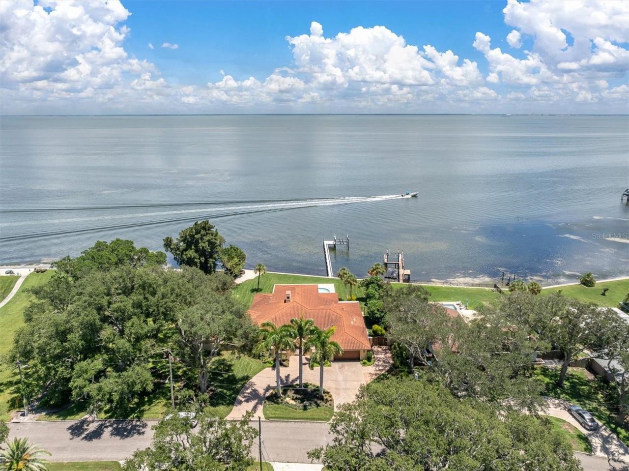 5810 Bahama Shores Drive S, Saint Petersburg, FL 33705 Photo