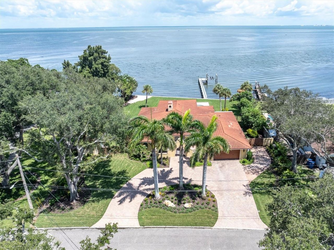 5810 Bahama Shores Drive S, Saint Petersburg, FL 33705 Photo