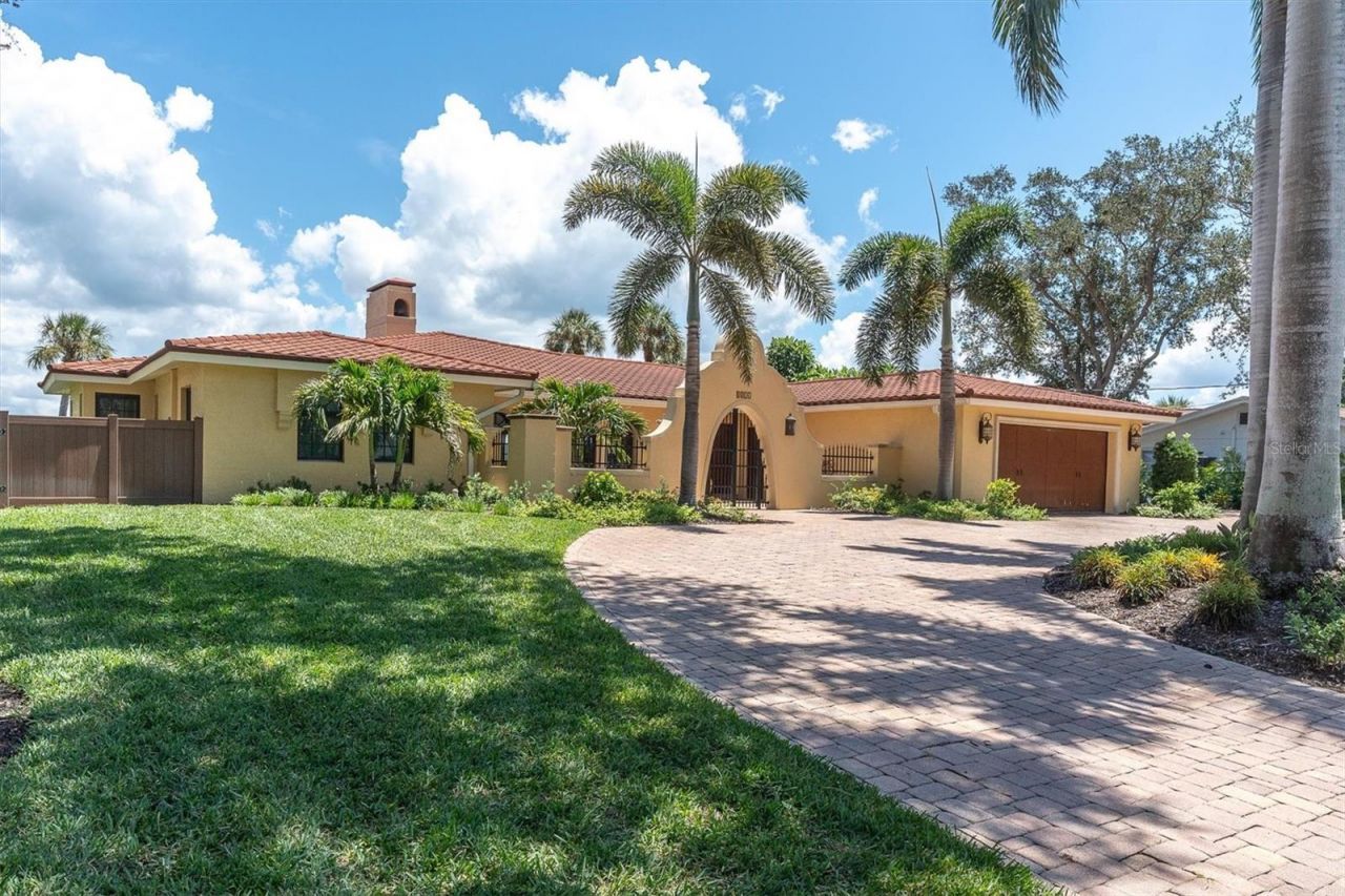 5810 Bahama Shores Drive S, Saint Petersburg, FL 33705 Photo