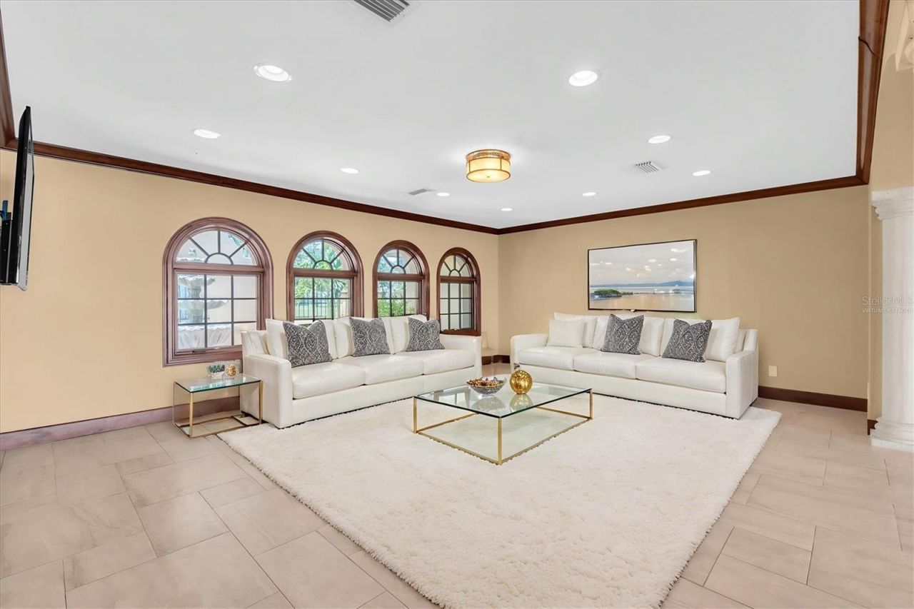5810 Bahama Shores Drive S, Saint Petersburg, FL 33705 Photo