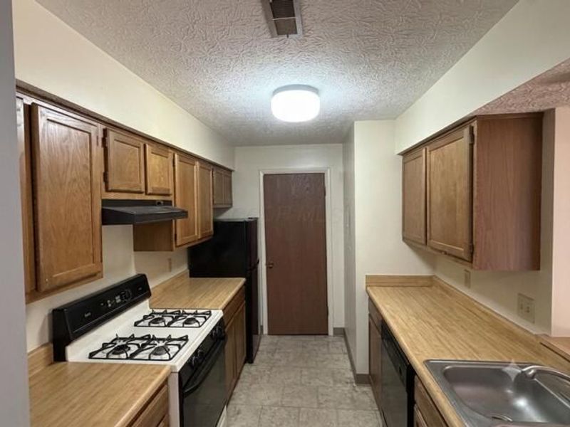 2217 Hedgerow Road , Unit 2217G, Columbus, OH 43220 Photo 7