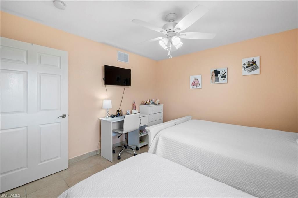 904 SE 13th St , Unit 201, Cape Coral, FL 33990 Photo