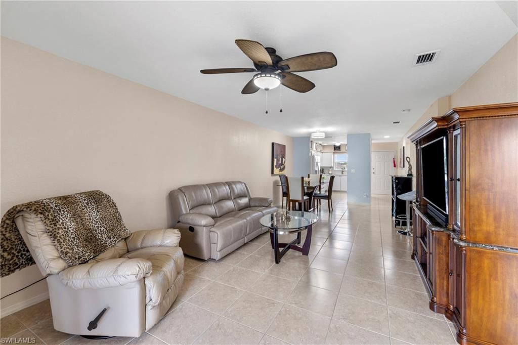 904 SE 13th St , Unit 201, Cape Coral, FL 33990 Photo