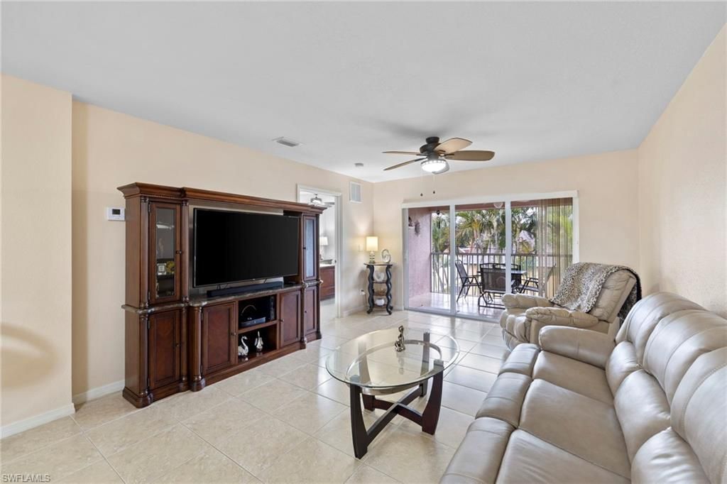 904 SE 13th St , Unit 201, Cape Coral, FL 33990 Photo