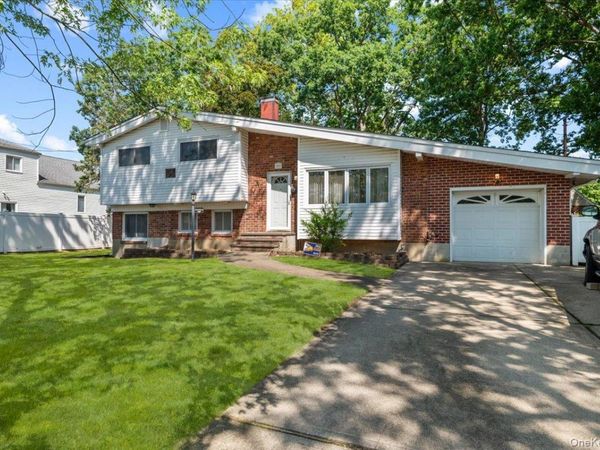 369 Central Avenue , Deer Park, NY 11729