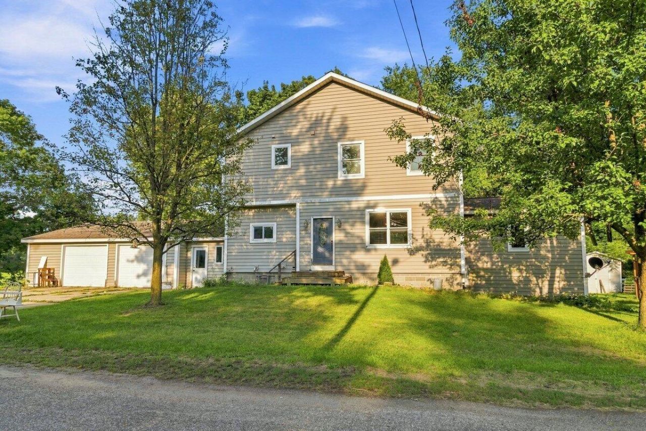 520 N Queen Street, Nashville, MI 49073 Main Photo