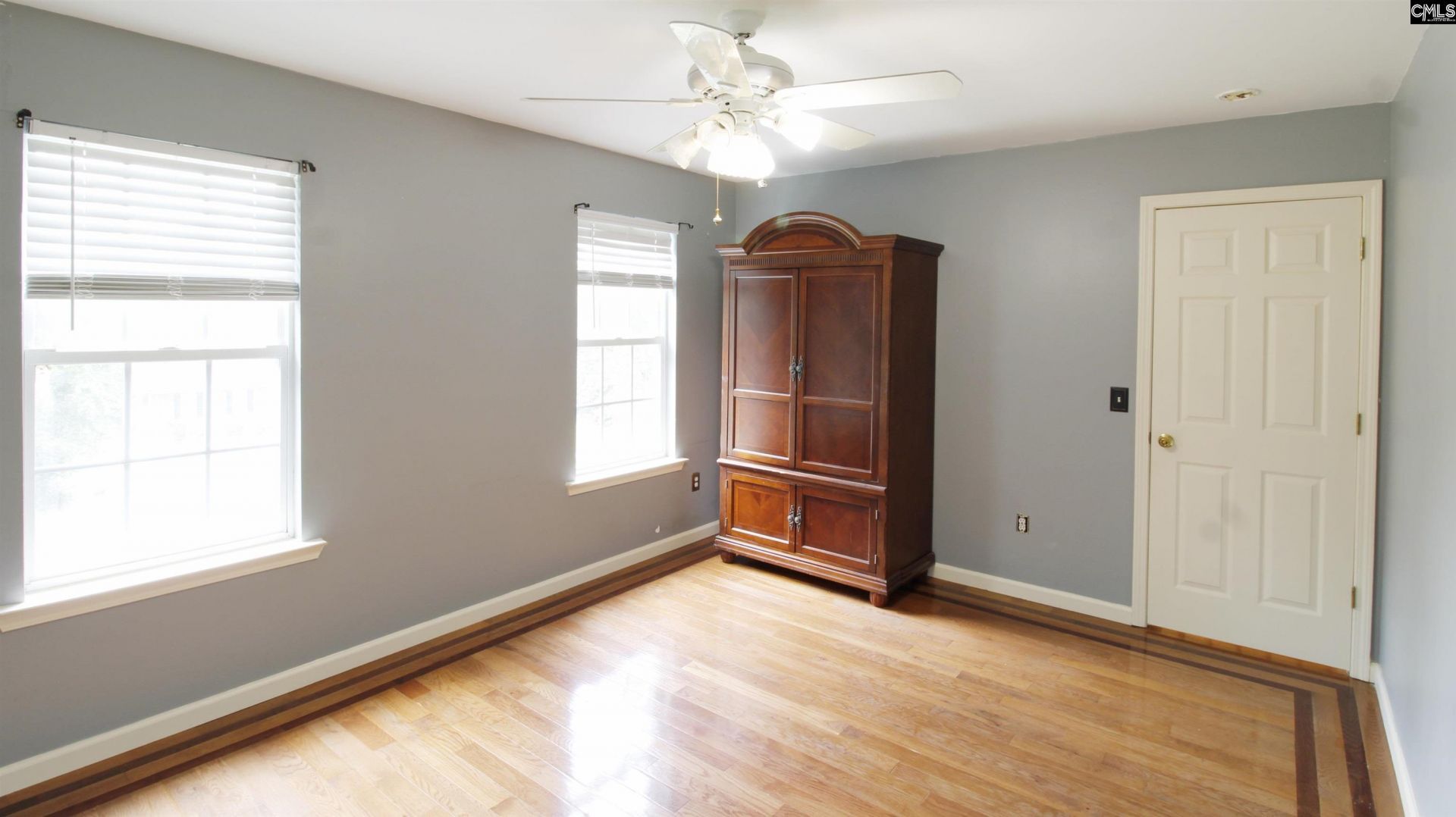 113 Steeplechase Road S Photo 32