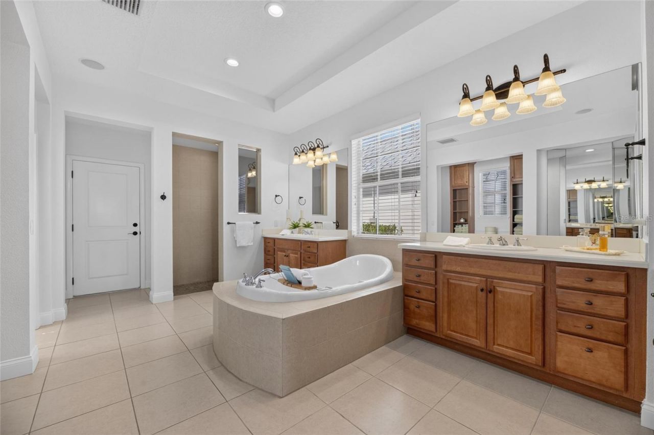 715 Islebay Drive, Apollo Beach, FL 33572 Photo