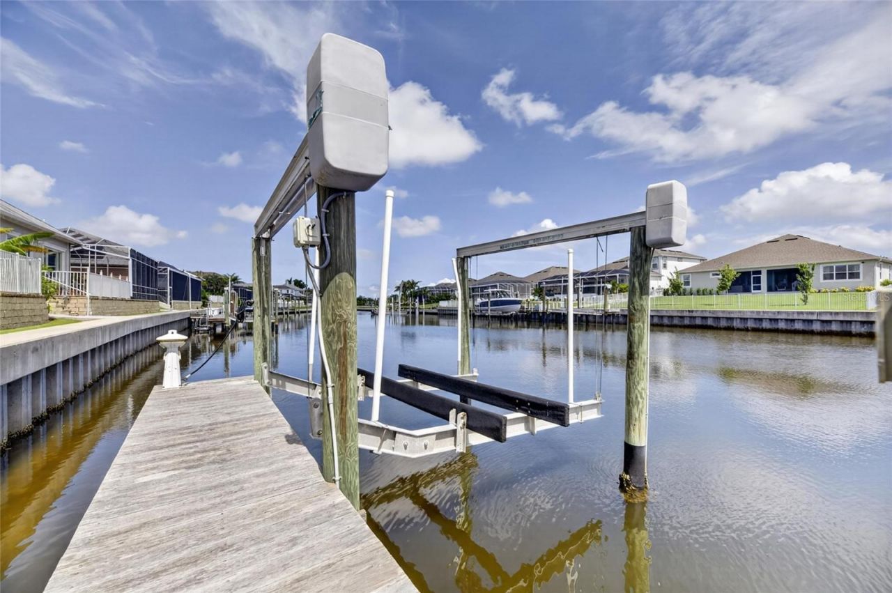 715 Islebay Drive, Apollo Beach, FL 33572 Photo
