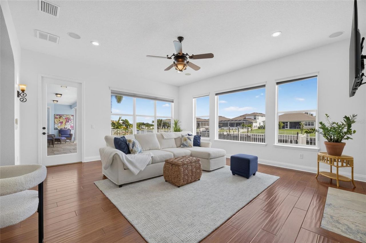 715 Islebay Drive, Apollo Beach, FL 33572 Photo