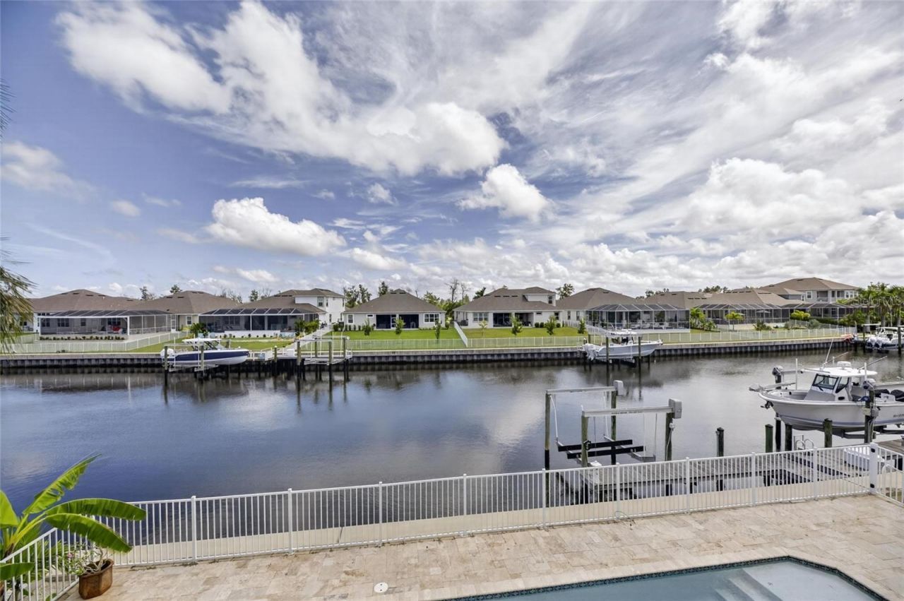715 Islebay Drive, Apollo Beach, FL 33572 Photo