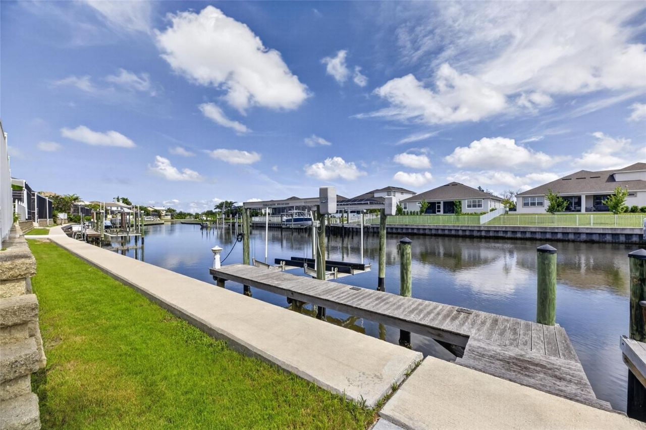 715 Islebay Drive, Apollo Beach, FL 33572 Photo