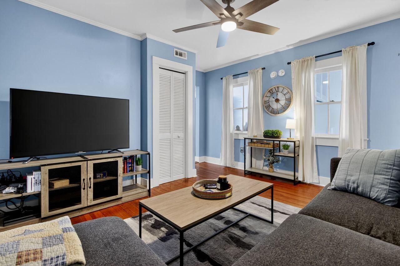 435 Race Street Photo 10