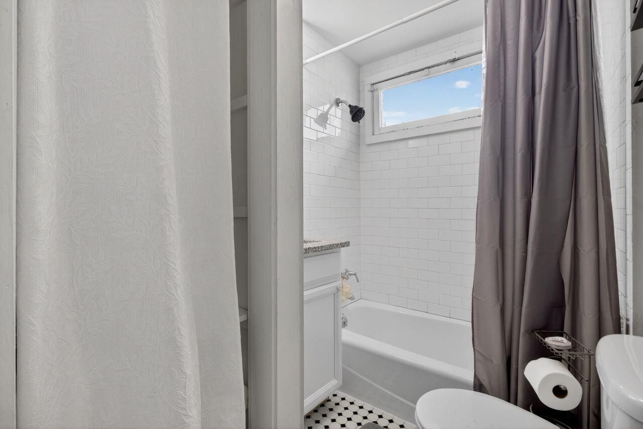 435 Race Street Photo 37