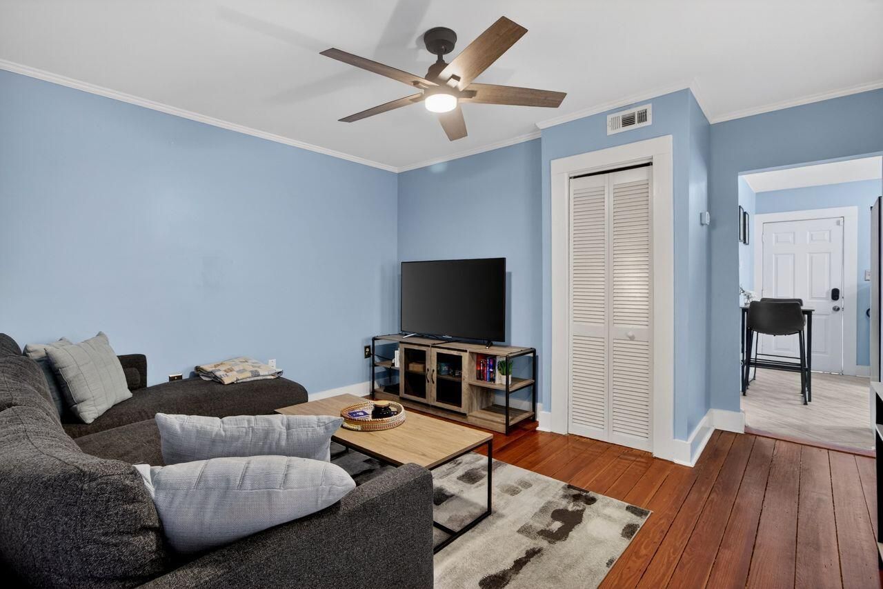 435 Race Street Photo 8