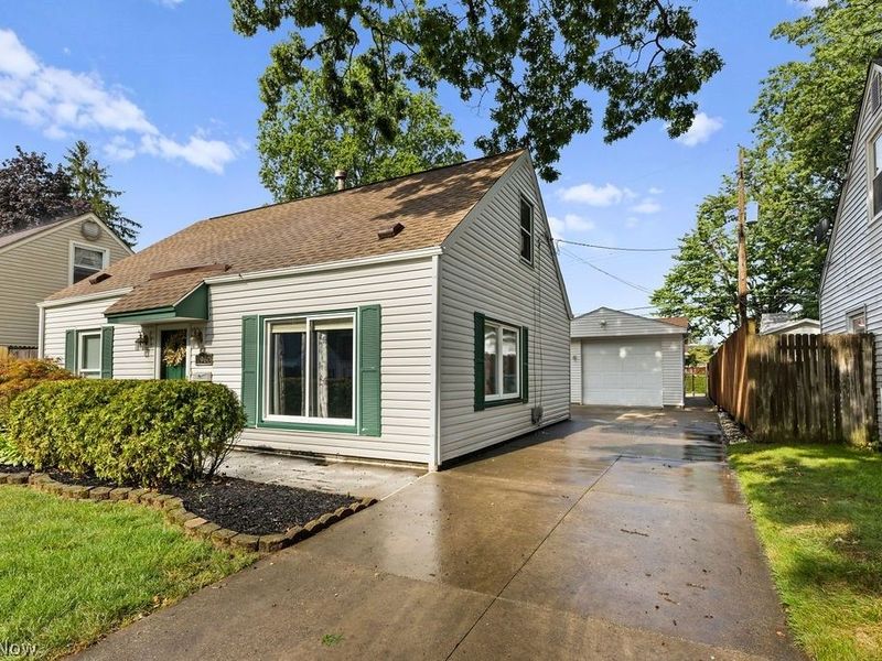 1960 Tudor Street, Cuyahoga Falls, OH 44221 Photo 2