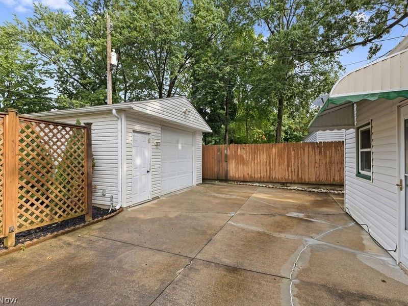 1960 Tudor Street, Cuyahoga Falls, OH 44221 Photo 4