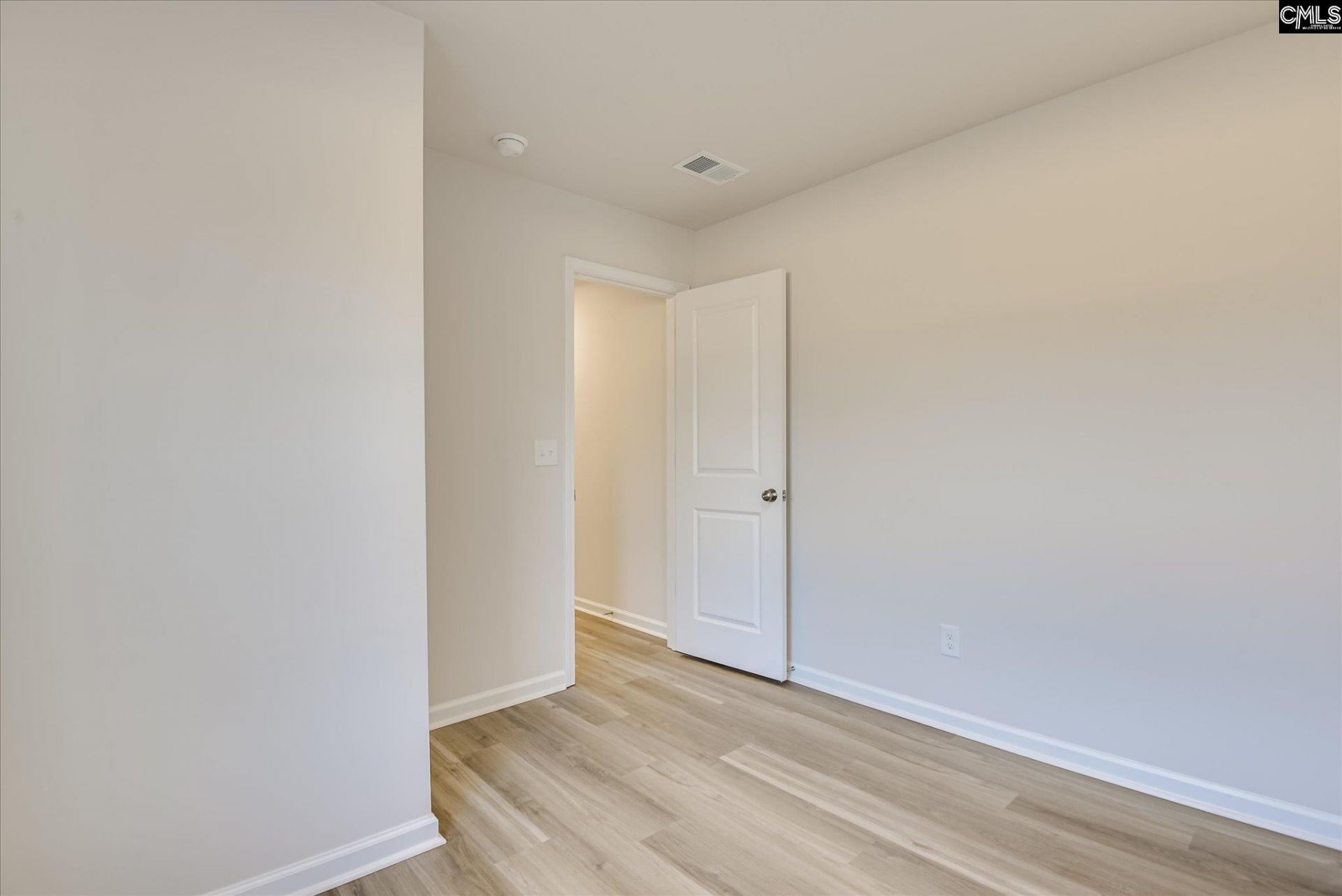 227 Kingfield Drive Photo 13