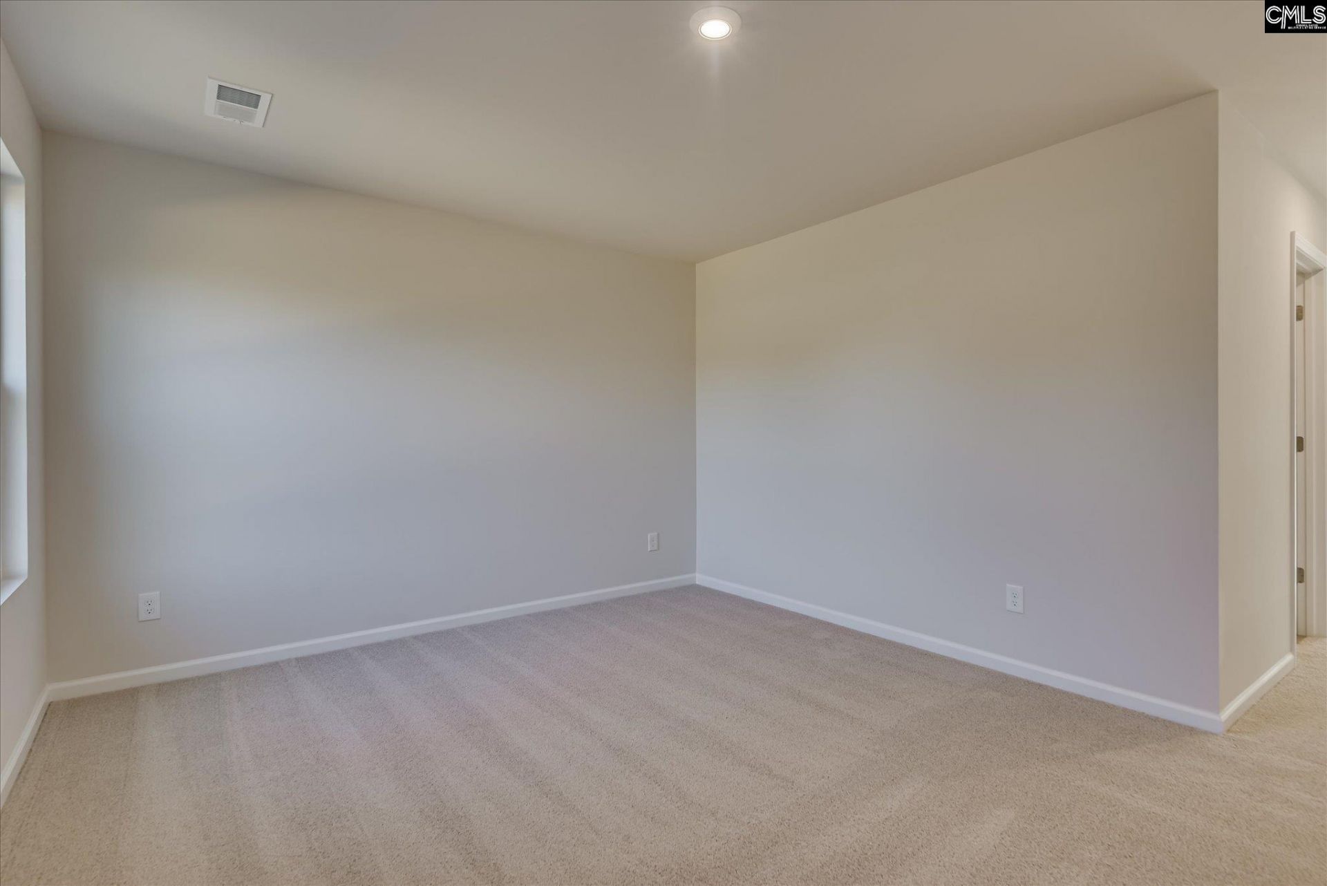 227 Kingfield Drive Photo 17