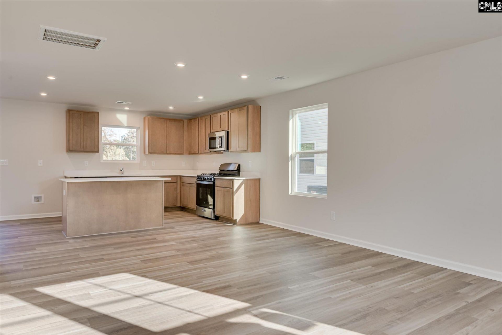 227 Kingfield Drive Photo 6