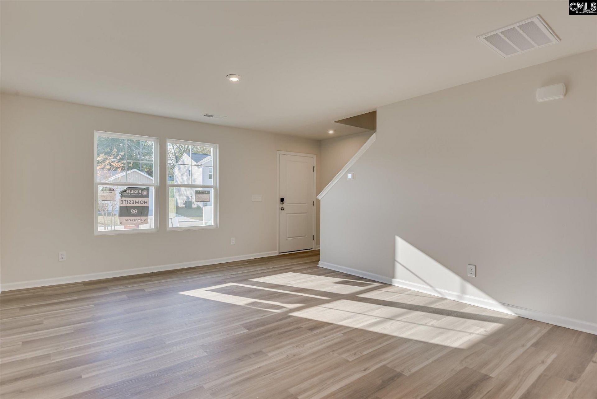 227 Kingfield Drive Photo 7