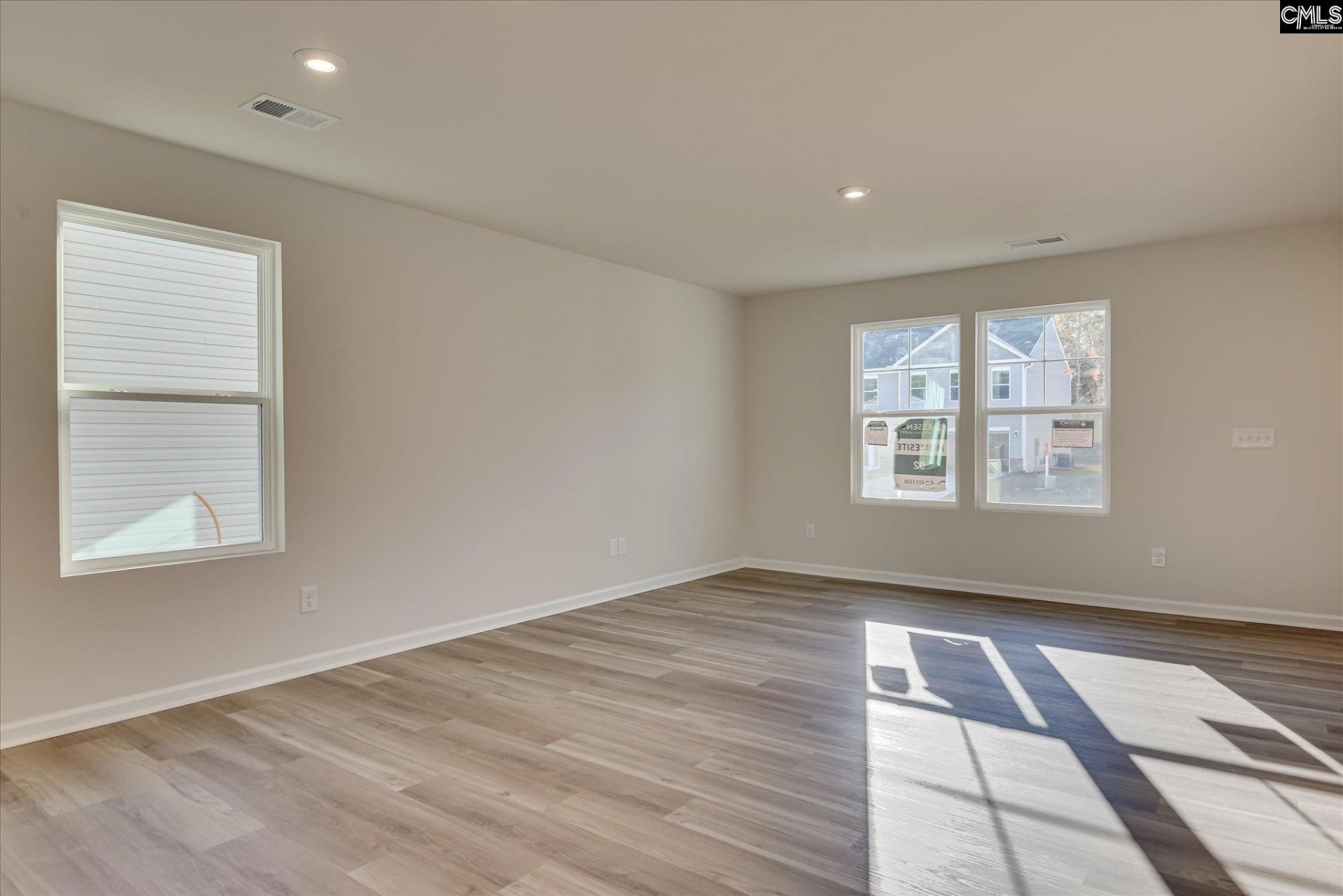 227 Kingfield Drive Photo 9