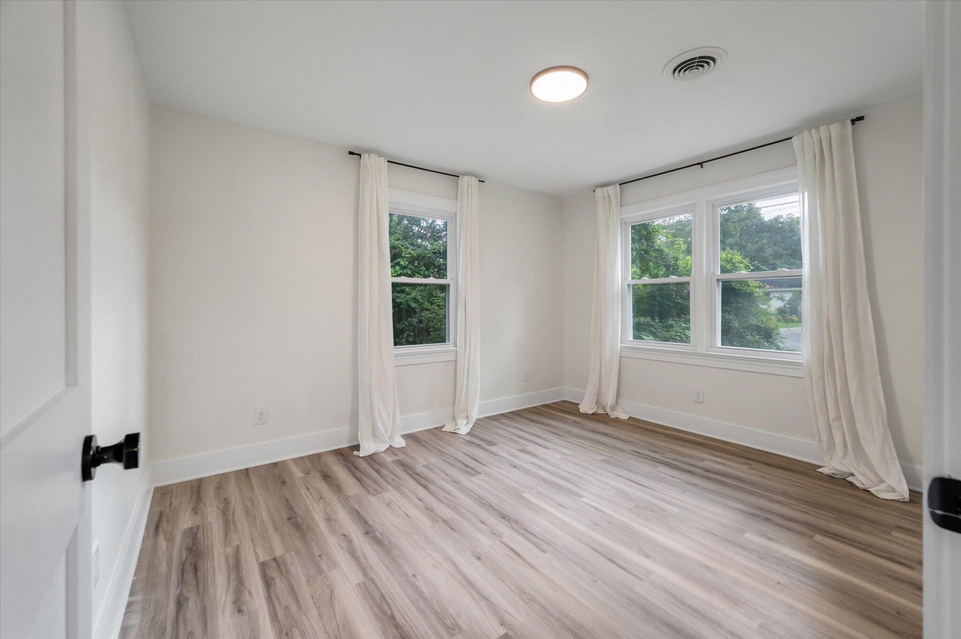 818 W Madison Avenue Photo 11