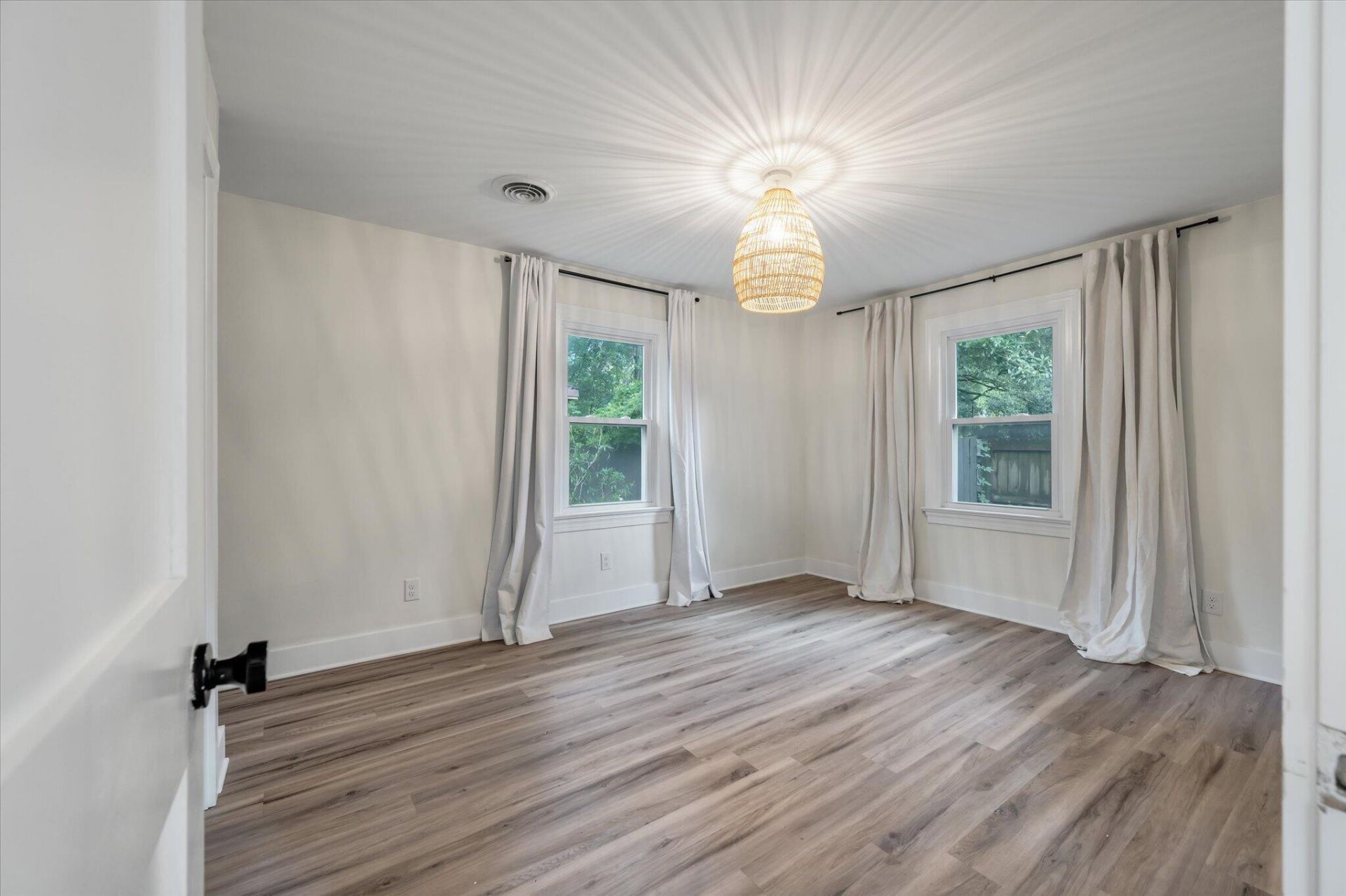 818 W Madison Avenue Photo 20
