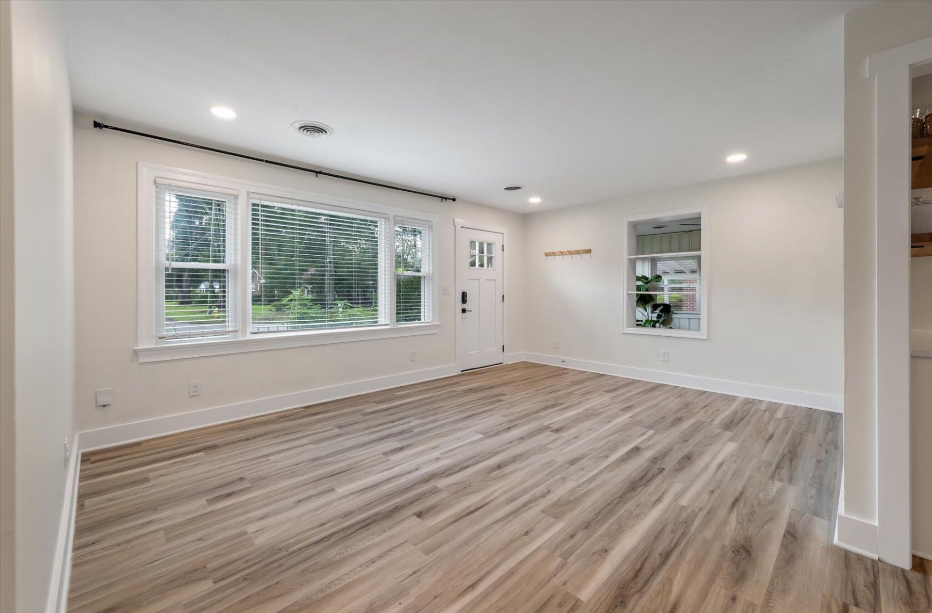 818 W Madison Avenue Photo 36