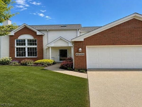 22420 Woodfield Trail , Strongsville, OH 44149