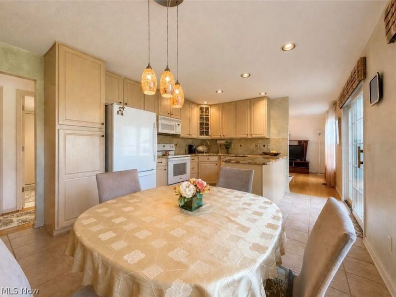 22420 Woodfield Trail, Strongsville, OH 44149 Photo 11
