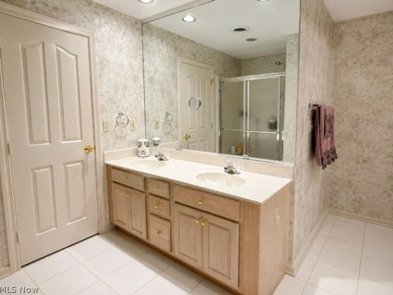 22420 Woodfield Trail, Strongsville, OH 44149 Photo 16