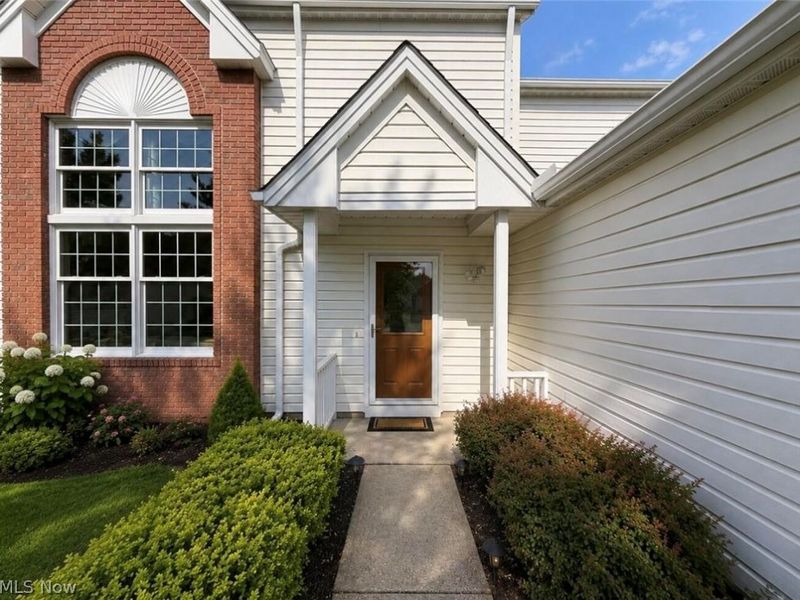 22420 Woodfield Trail, Strongsville, OH 44149 Photo 2