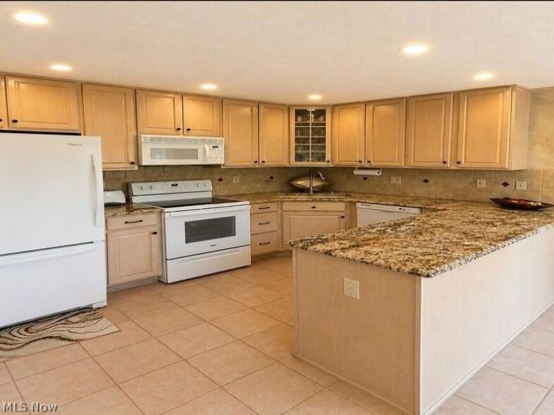 22420 Woodfield Trail, Strongsville, OH 44149 Photo 5