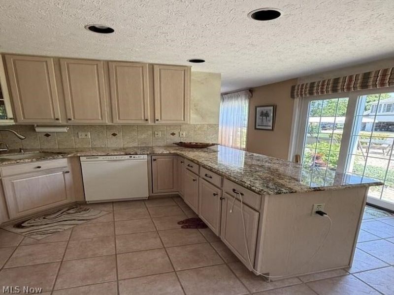 22420 Woodfield Trail, Strongsville, OH 44149 Photo 6