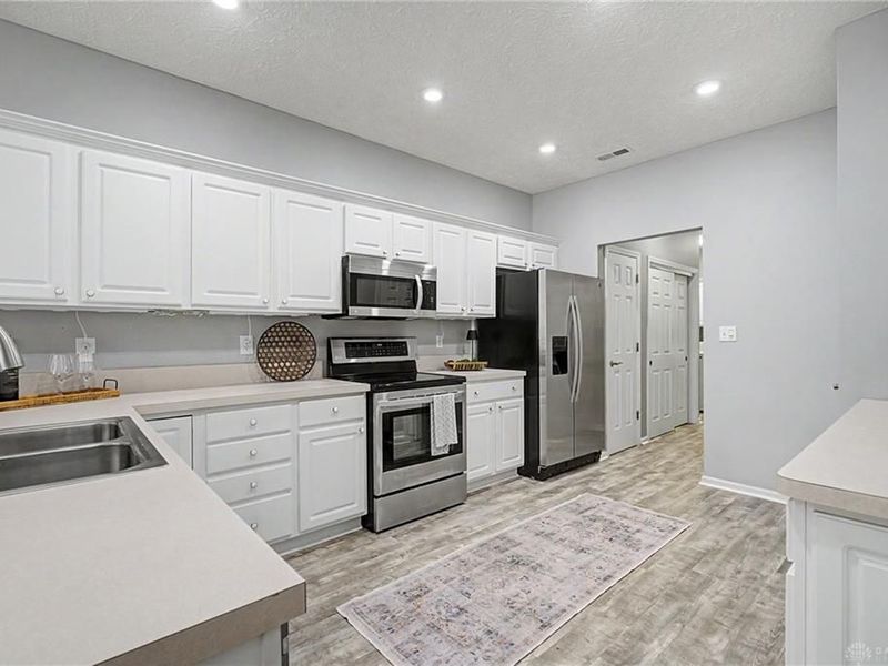 8823 Birkdale Hills Circle, Washington Township, OH 45458 Photo 18