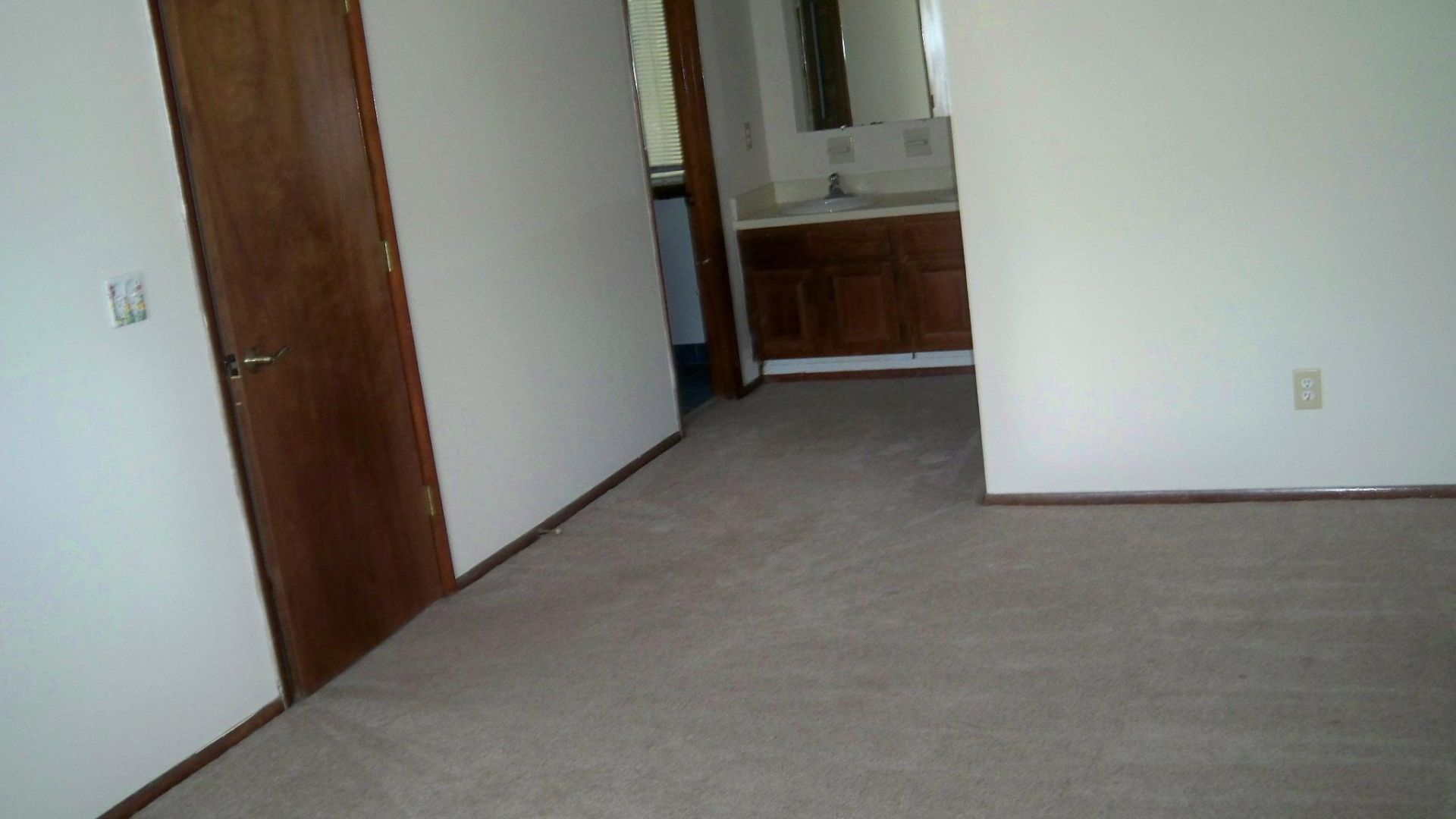 105 Miller Court Photo 4