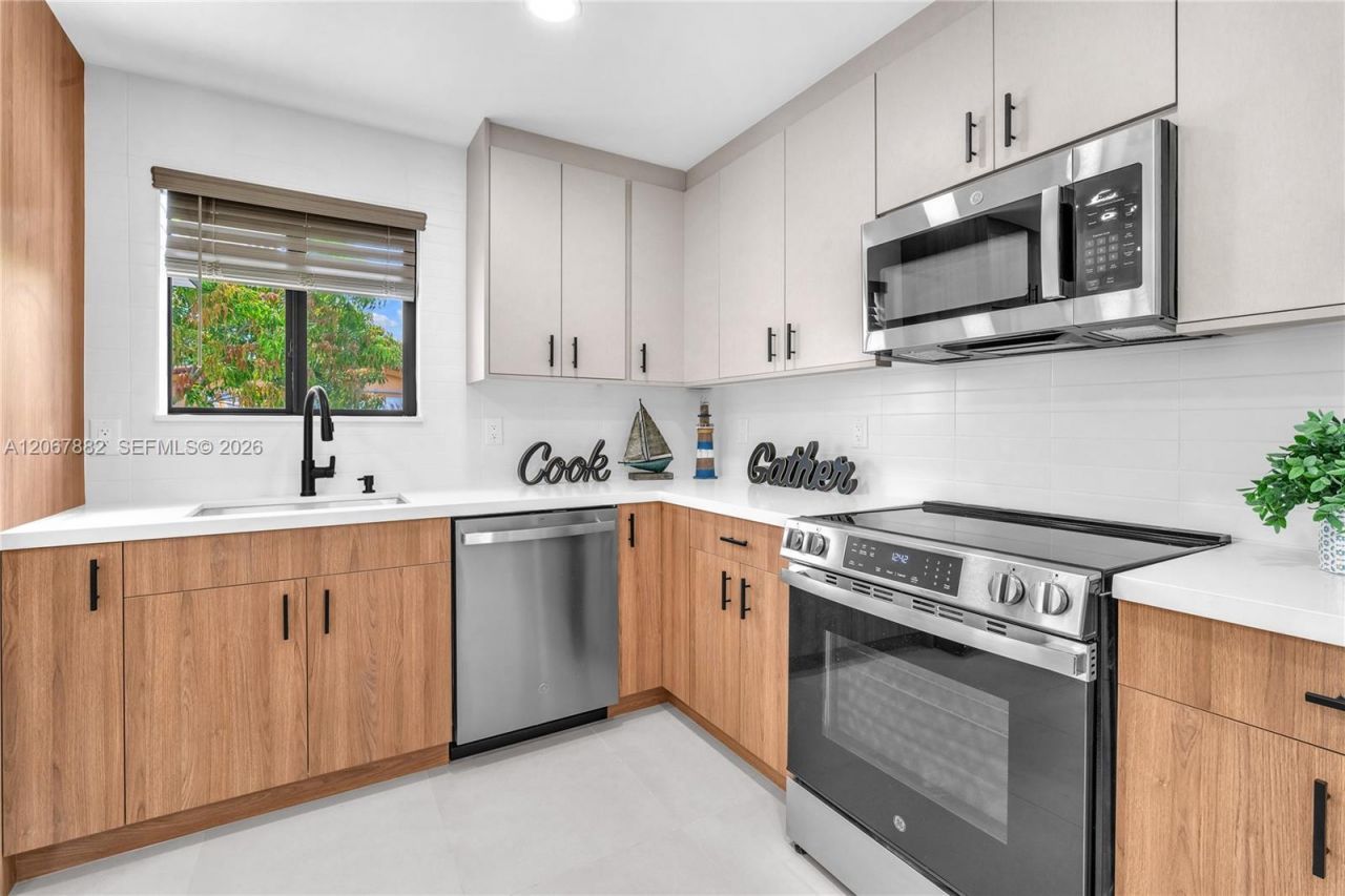 2840 SW 5th St, Fort Lauderdale, FL 33312 Photo