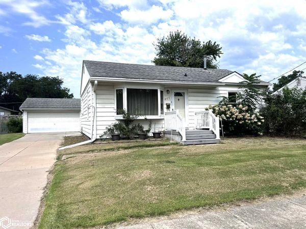 205 Lynwood Avenue, Ottumwa, IA 52501