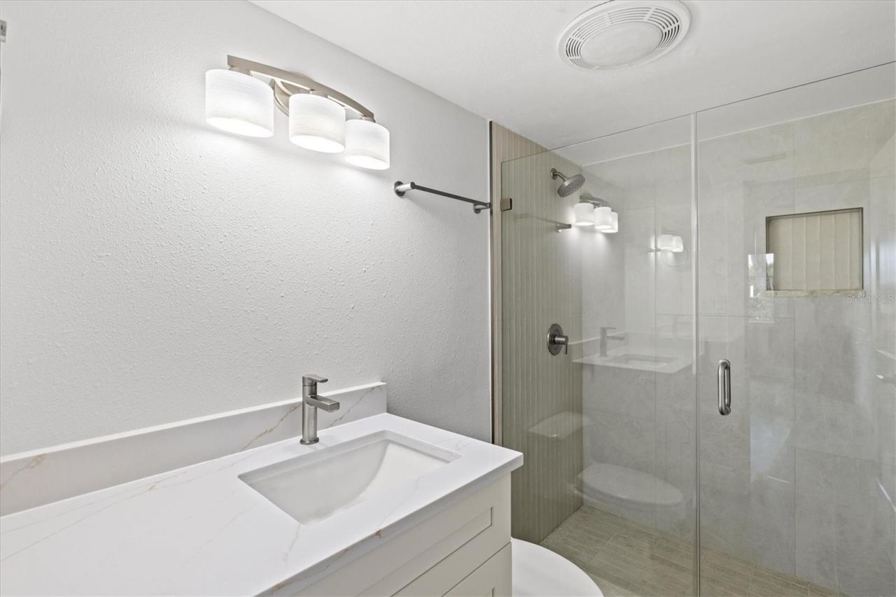 5600 Beach Way Drive, Unit 111, Sarasota, FL 34242 Photo