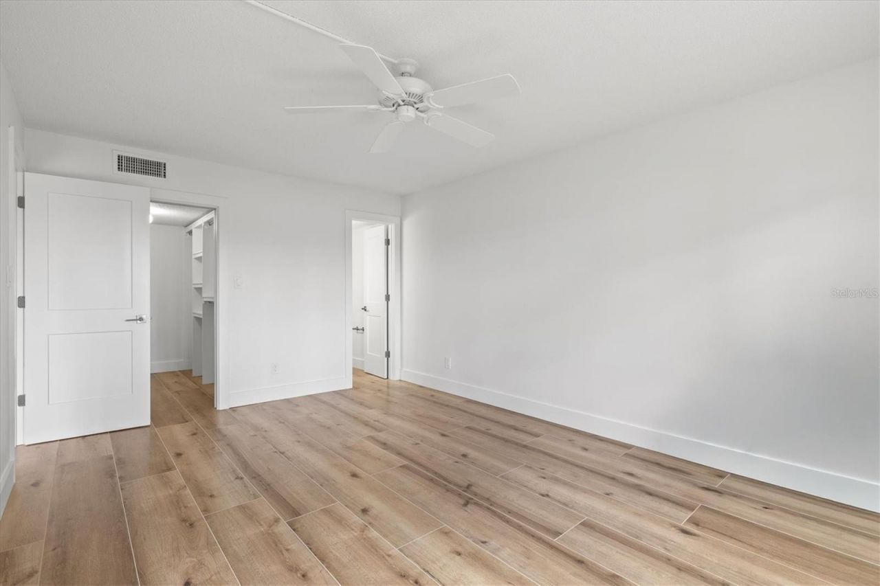 5600 Beach Way Drive, Unit 111, Sarasota, FL 34242 Photo