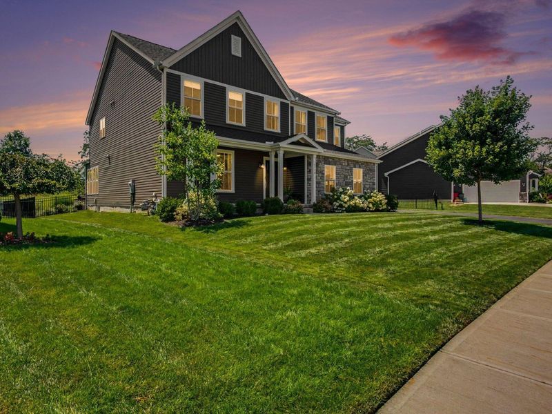 5579 Scotch Woods Drive, Grove City, OH 43123 Photo 2