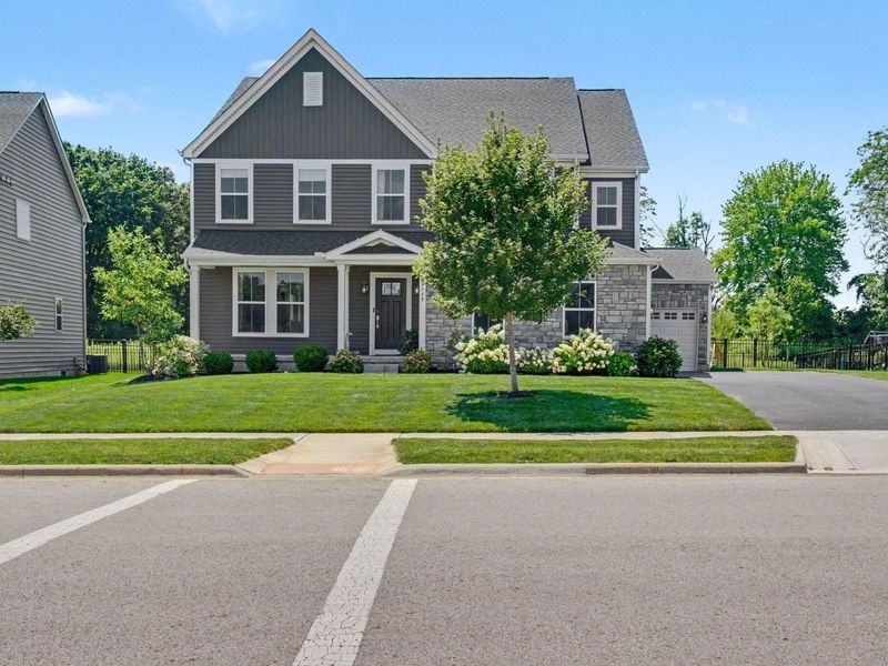 5579 Scotch Woods Drive, Grove City, OH 43123 Photo 3