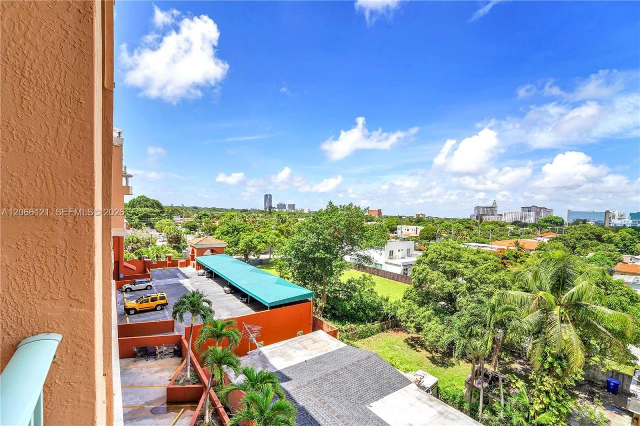 2280 SW 32nd Ave , Unit 403, Miami, FL 33145 Photo