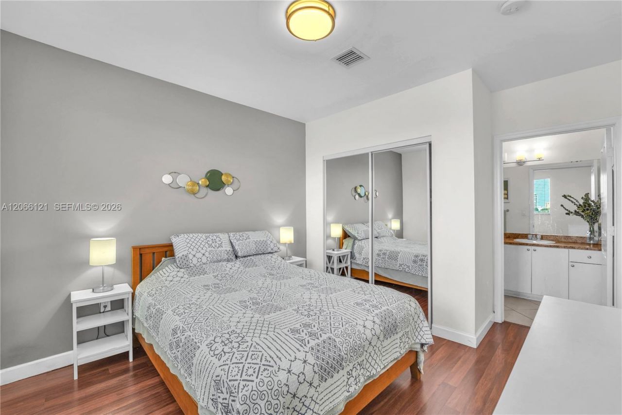 2280 SW 32nd Ave , Unit 403, Miami, FL 33145 Photo
