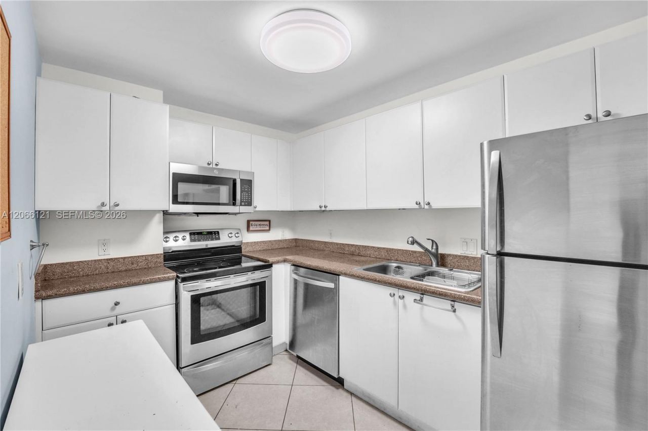 2280 SW 32nd Ave , Unit 403, Miami, FL 33145 Photo