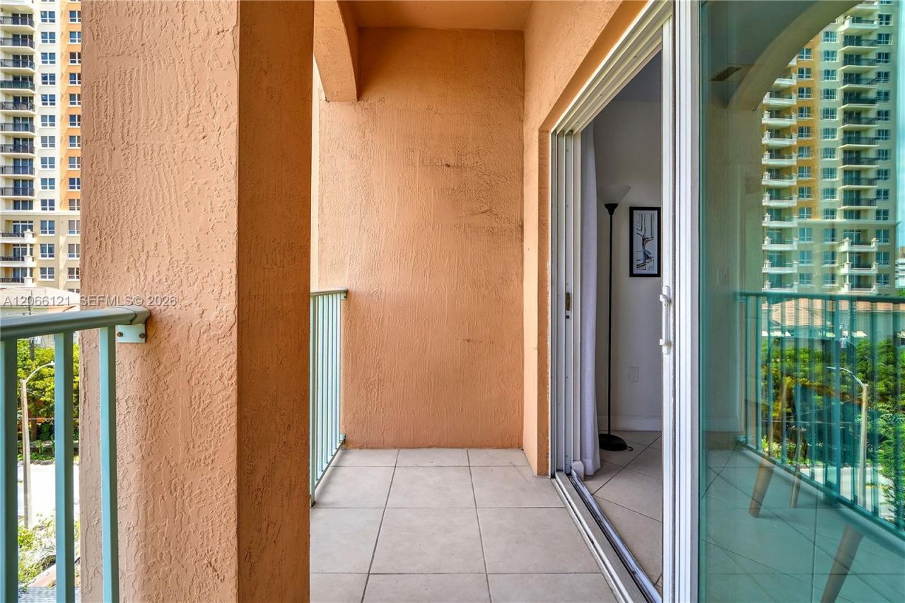 2280 SW 32nd Ave , Unit 403, Miami, FL 33145 Photo