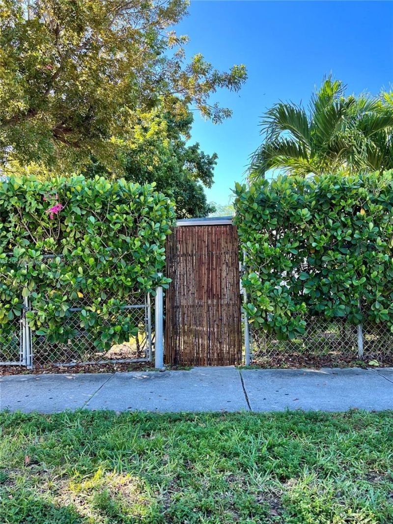4601 NW 17th Ave, Miami, FL 33142 Photo