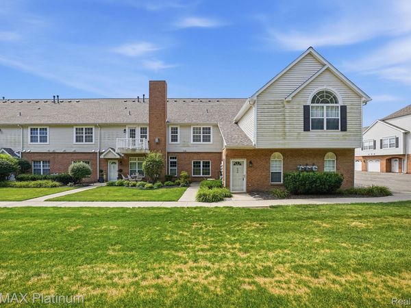 690 Olde English Circle, Howell, Mi 48855